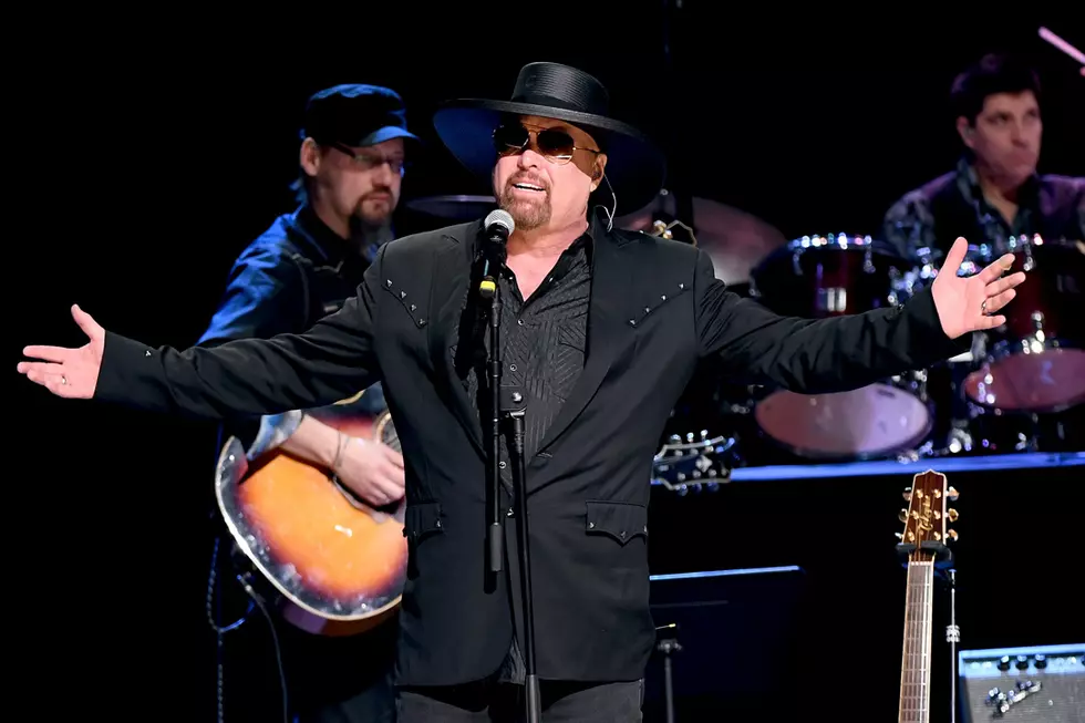 Eddie Montgomery Gives a ‘True American Hero’ His Cowboy Hat [Watch]